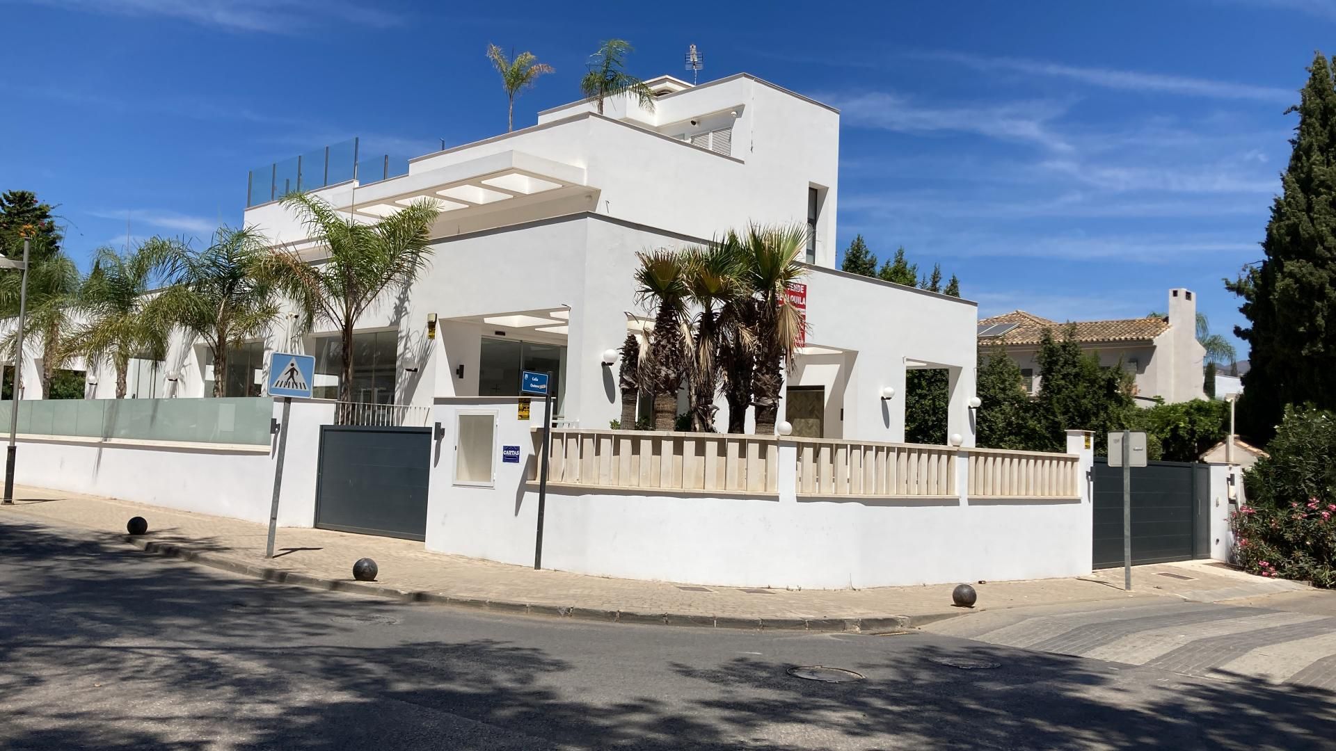 Vista exterior de Local de lloguer en Marbella