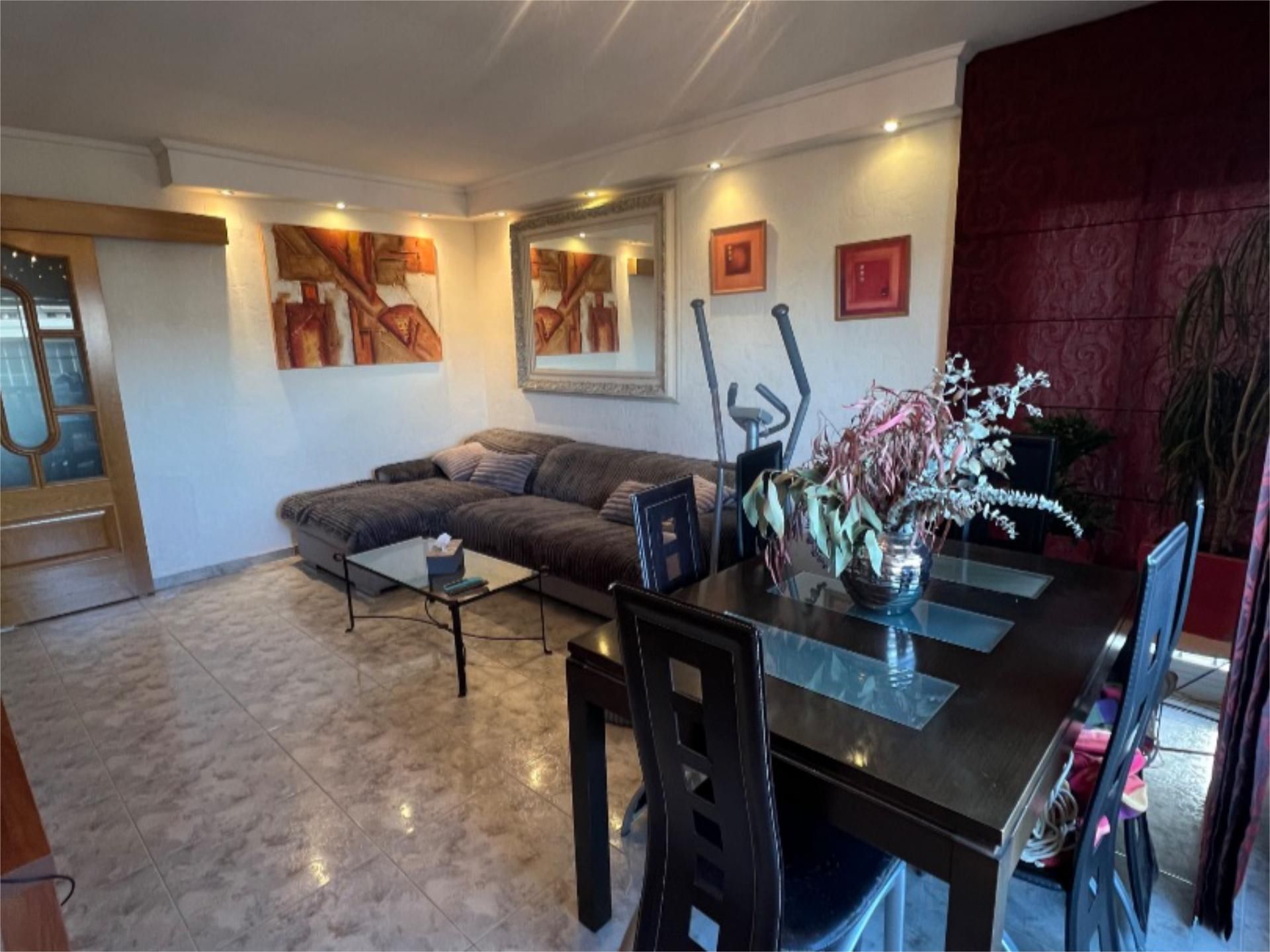 Sala d'estar de Pis en venda en Girona Capital amb Aire condicionat, Calefacció i Parquet