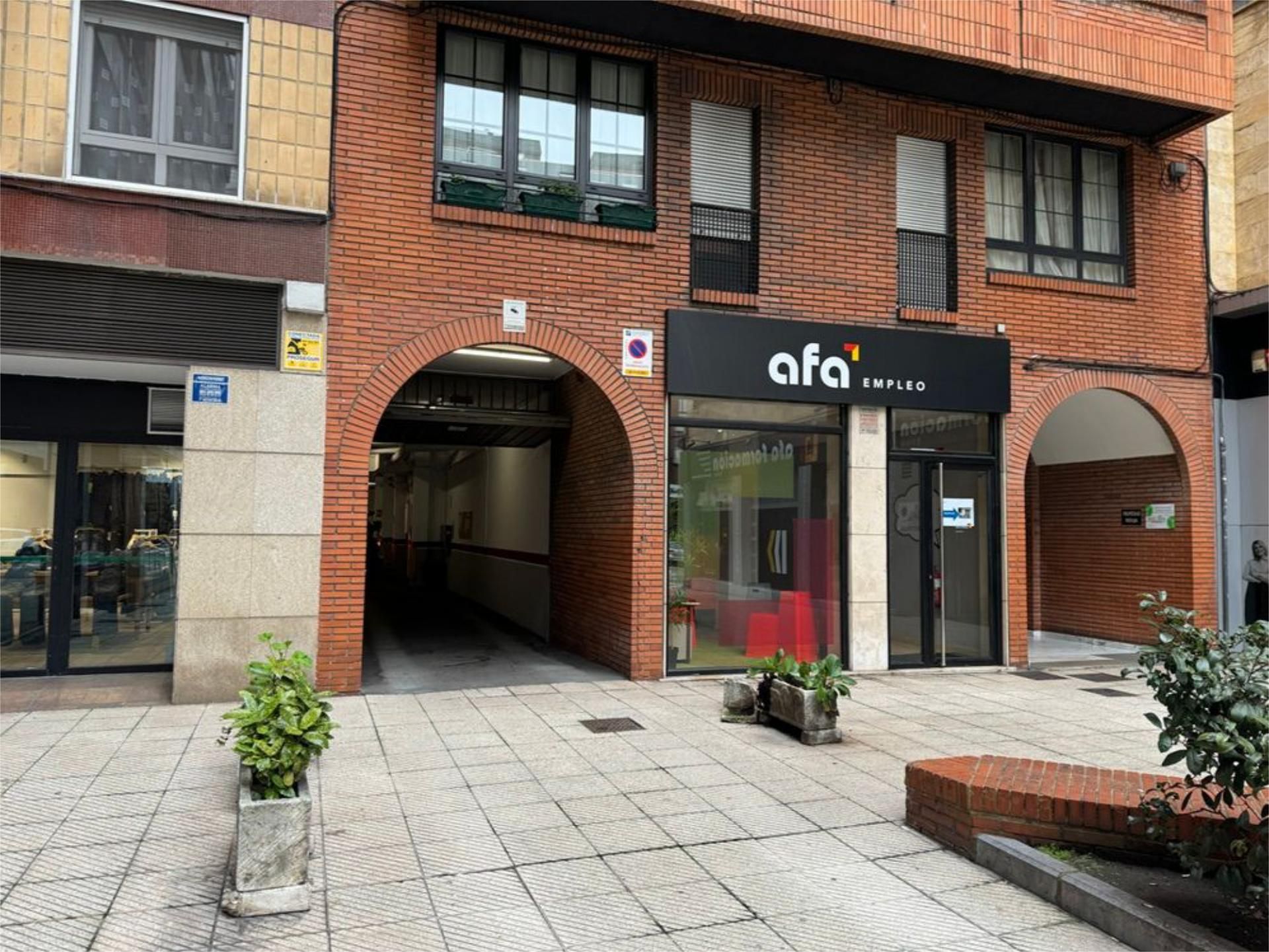 Exterior view of Garage to rent in Oviedo 