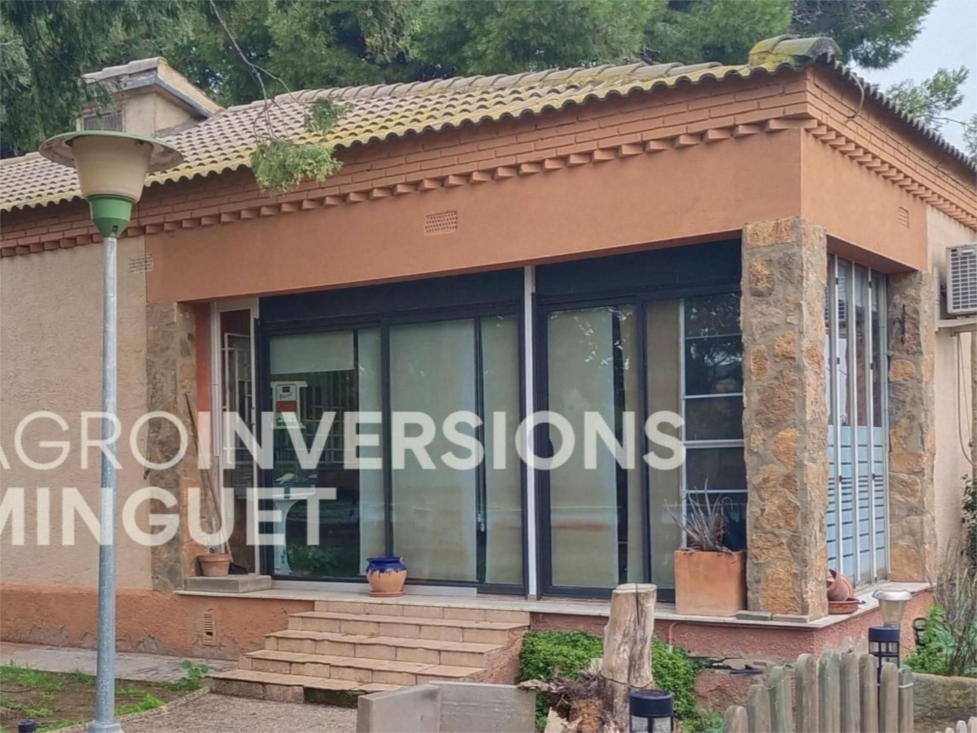 Vista exterior de Finca rústica en venda en Artesa de Lleida amb Terrassa i Piscina
