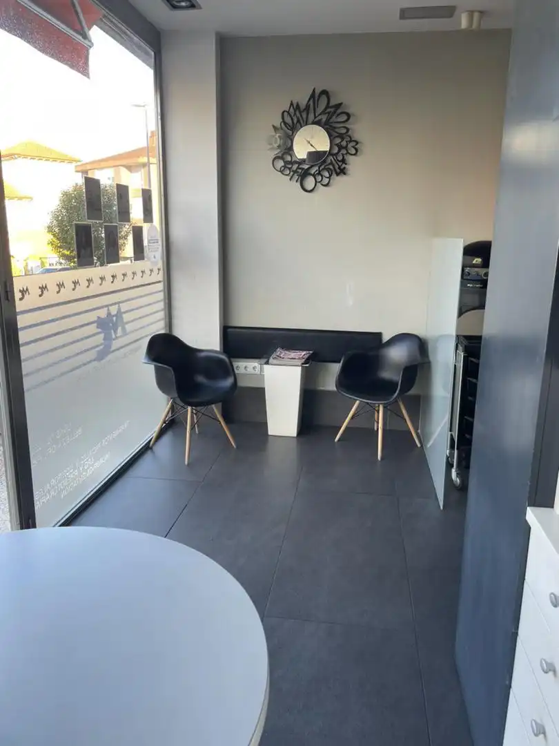 Local de alquiler en Barrio Mies Coterios, Tanos Terraza de Local de alquiler en Torrelavega con Aire acondicionado, Calefacción y Amueblado