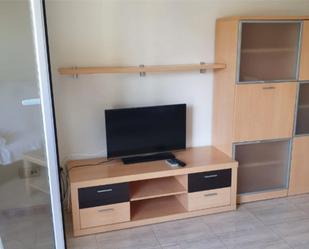 Sala d'estar de Apartament de lloguer en Binéfar amb Aire condicionat, Terrassa i Balcó