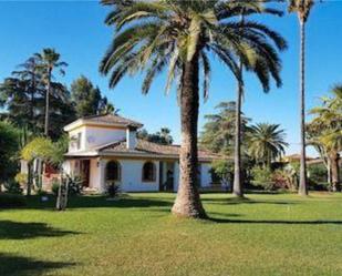 Jardí de Casa adosada en venda en Sanlúcar la Mayor amb Calefacció, Jardí privat i Terrassa