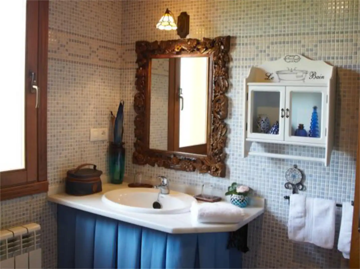 Badezimmer von Wohnung zur Miete in Navia mit Heizung, Terrasse und Möbliert