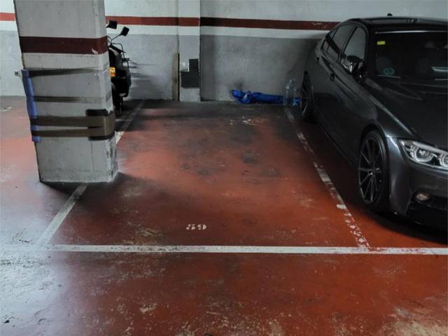 Garaje en Alquiler en Carrer de Dante Alighieri, 119 en El Carmel