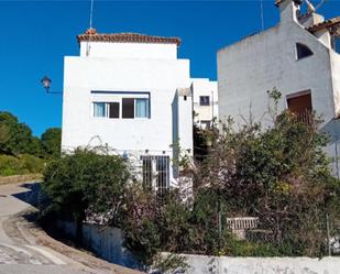 Exterior view of Single-family semi-detached for sale in Tarifa  with Terrace, Furnished and Community parking