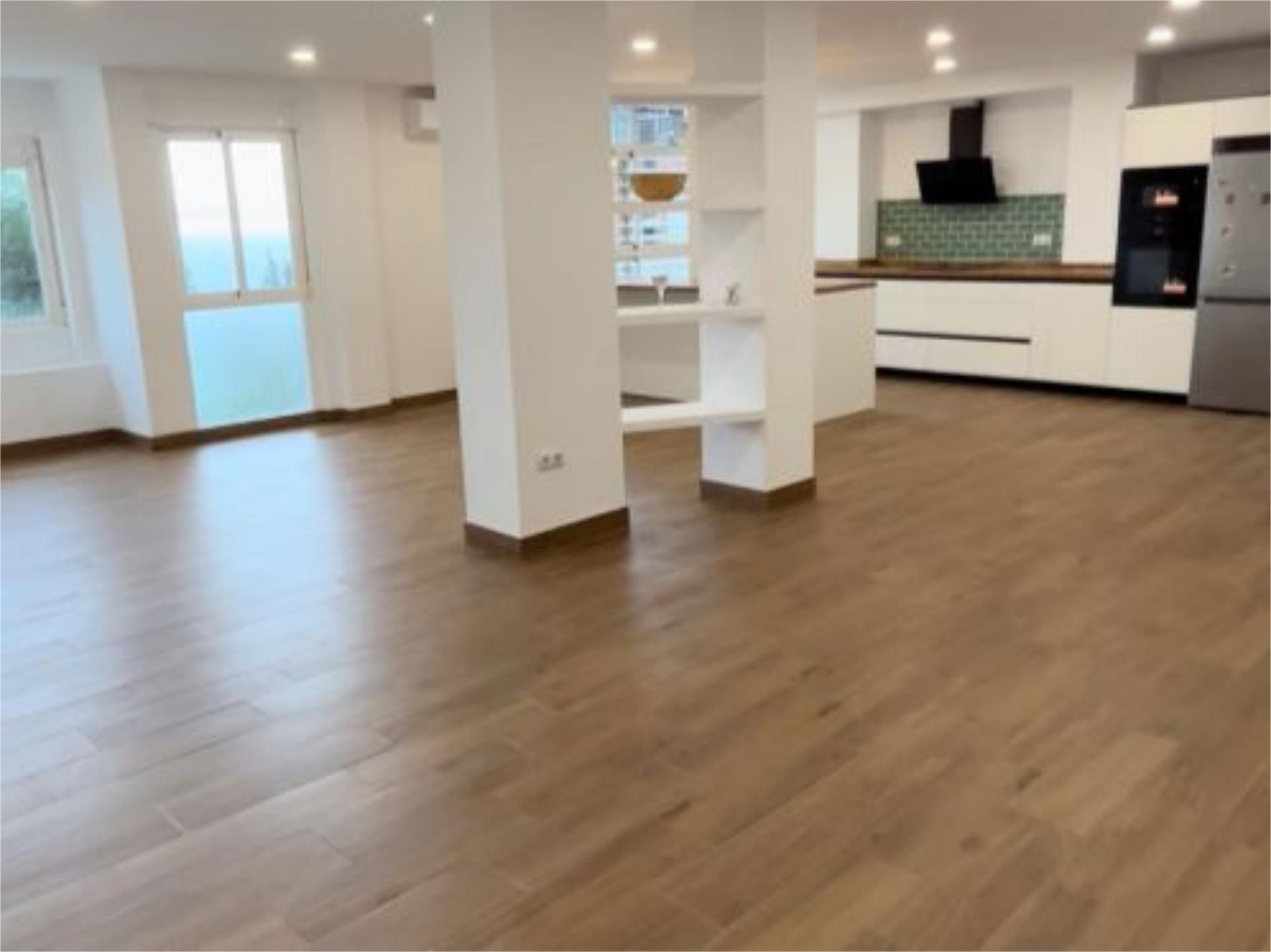 Flat for sale in  Sevilla Capital  with Air Conditioner, Swimming Pool and Balcony