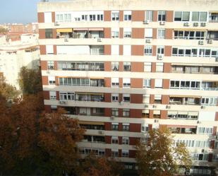 Exterior view of Flat to rent in  Madrid Capital  with Air Conditioner, Heating and Private garden