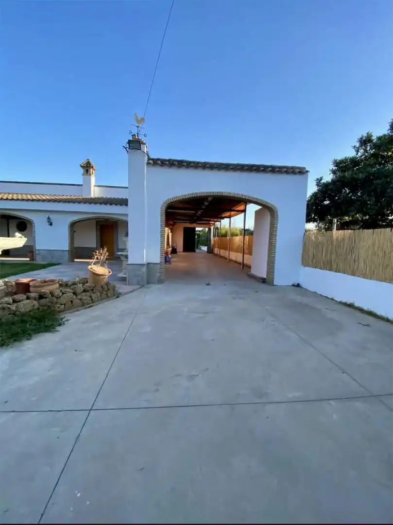 Casa o xalet en venda a Calle Costa de la Luz, 10, El Juncal - Vallealto Vista exterior de Casa o xalet en venda en El Puerto de Santa María amb Aire condicionat, Jardí privat i Terrassa