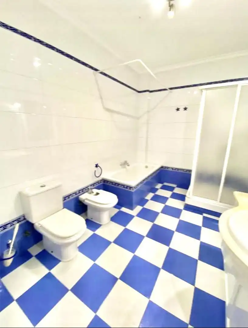 Casa o xalet en venda a Calle Costa de la Luz, 10, El Juncal - Vallealto Bany de Casa o xalet en venda en El Puerto de Santa María amb Aire condicionat, Jardí privat i Terrassa
