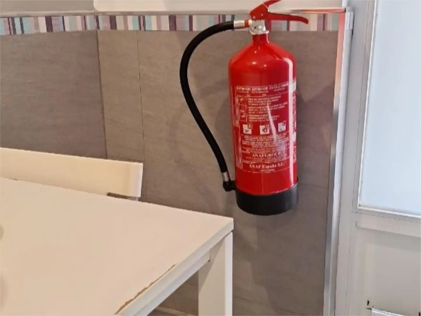Local de alquiler en Calle Obispo Álvarez Lara, 25, Linarejos Habitación de Local de alquiler en Linares con Aire acondicionado, Calefacción y Amueblado