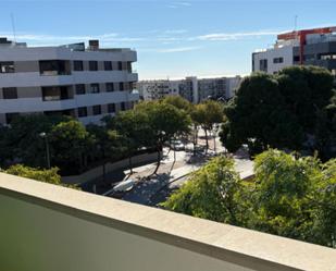 Vista exterior de Pis en venda en Cambrils amb Aire condicionat, Terrassa i Piscina