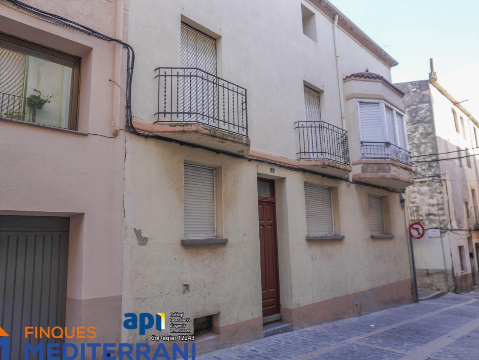 Vista exterior de Casa adosada en venda en Riudoms amb Terrassa i Balcó