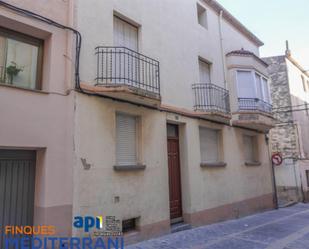 Vista exterior de Casa adosada en venda en Riudoms amb Terrassa i Balcó