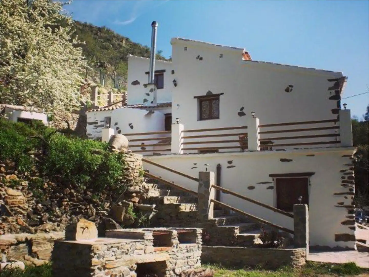 Finca rústica en venda a Barrio Reul Bajo, 1, Laroya Vista exterior de Finca rústica en venda en Laroya amb Calefacció, Jardí privat i Terrassa