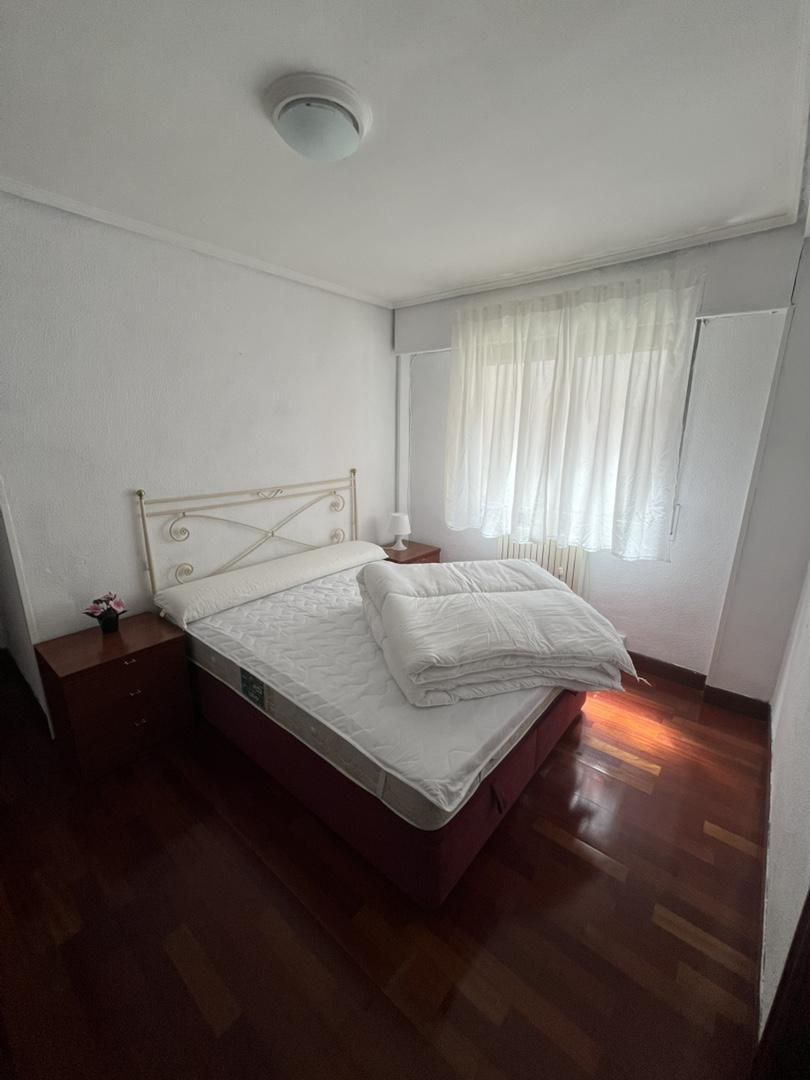 Bedroom of Flat to share in Bilbao   with Heating, Furnished and Oven