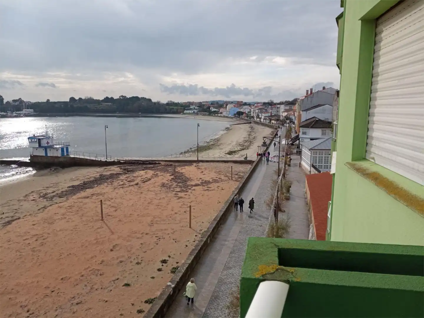 Vista exterior de Pis de lloguer en Ares amb Parquet, Terrassa i Moblat