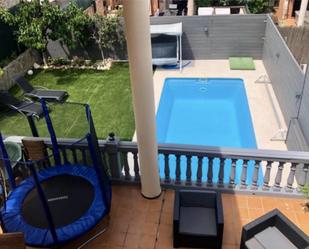 Piscina de Casa o xalet en venda en Navalcarnero amb Aire condicionat, Terrassa i Piscina