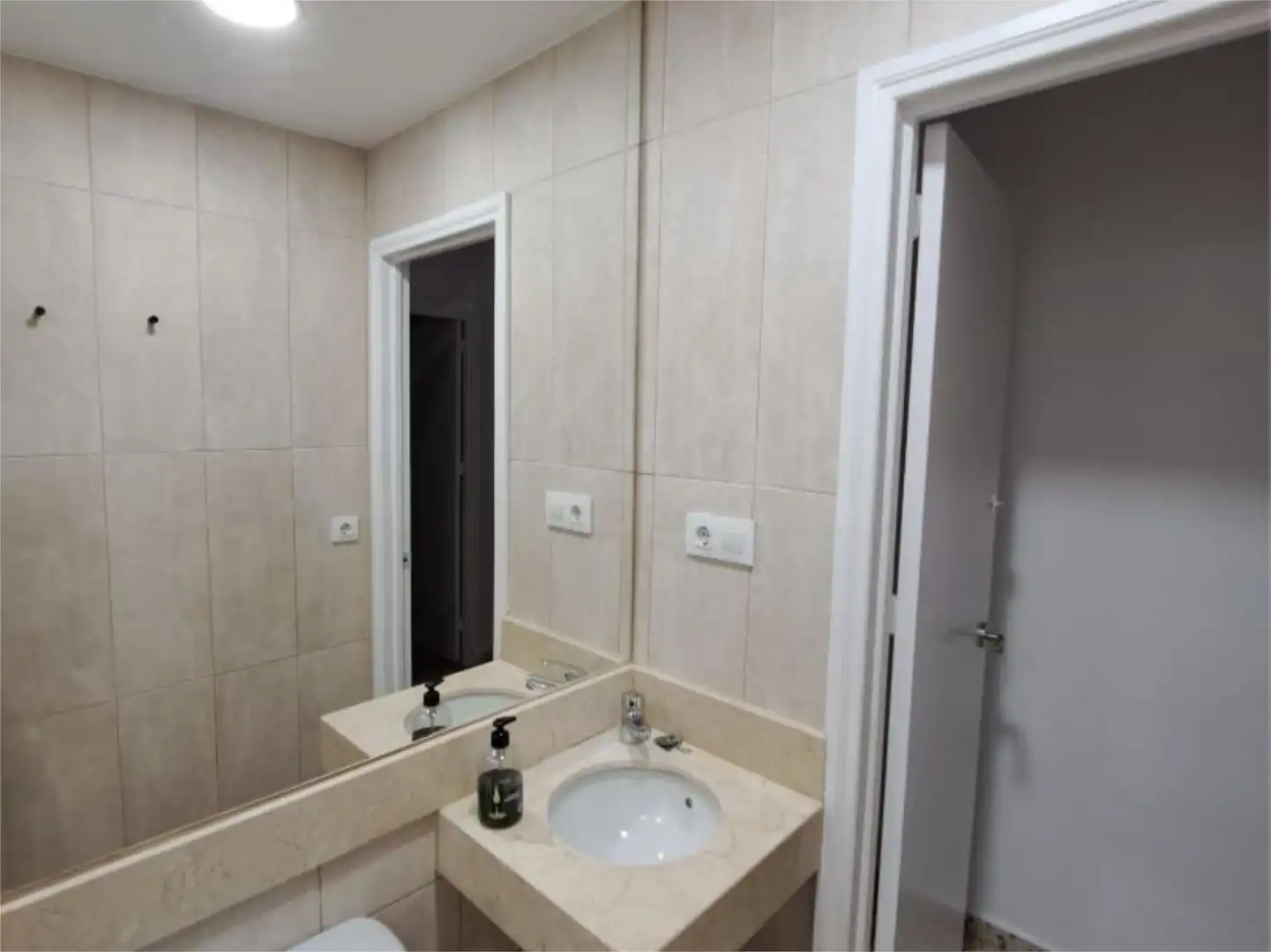 Baño de Piso de alquiler en Sanlúcar de Barrameda con Aire acondicionado, Calefacción y Amueblado