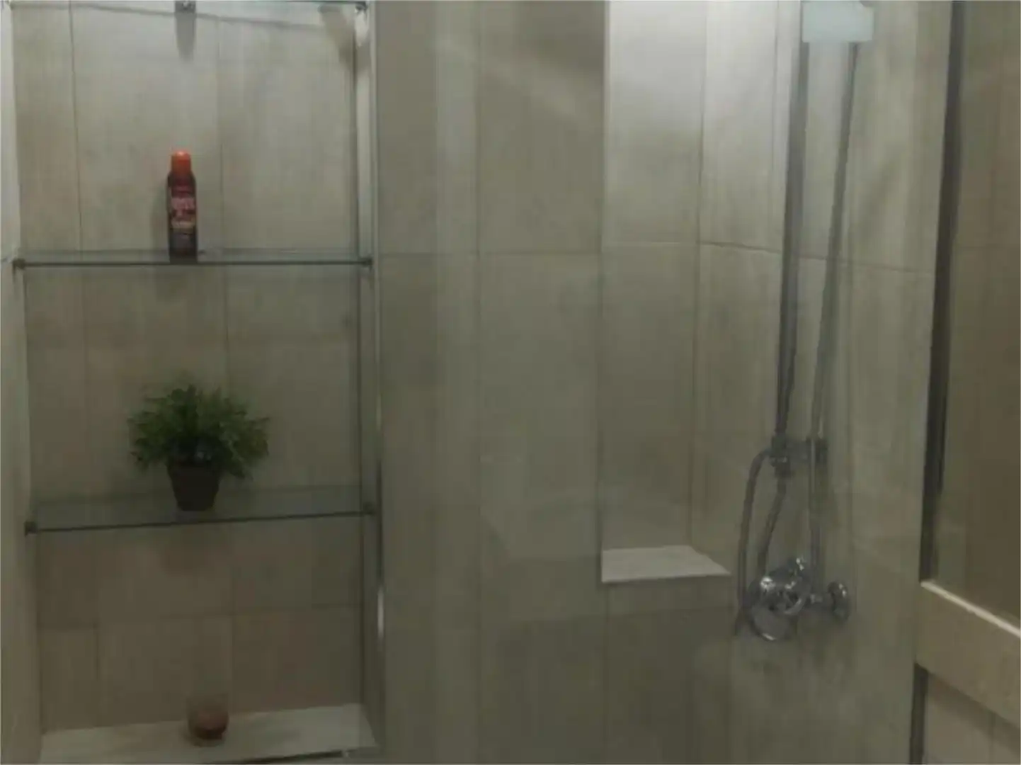 Baño de Piso de alquiler en Sanlúcar de Barrameda con Aire acondicionado, Calefacción y Amueblado