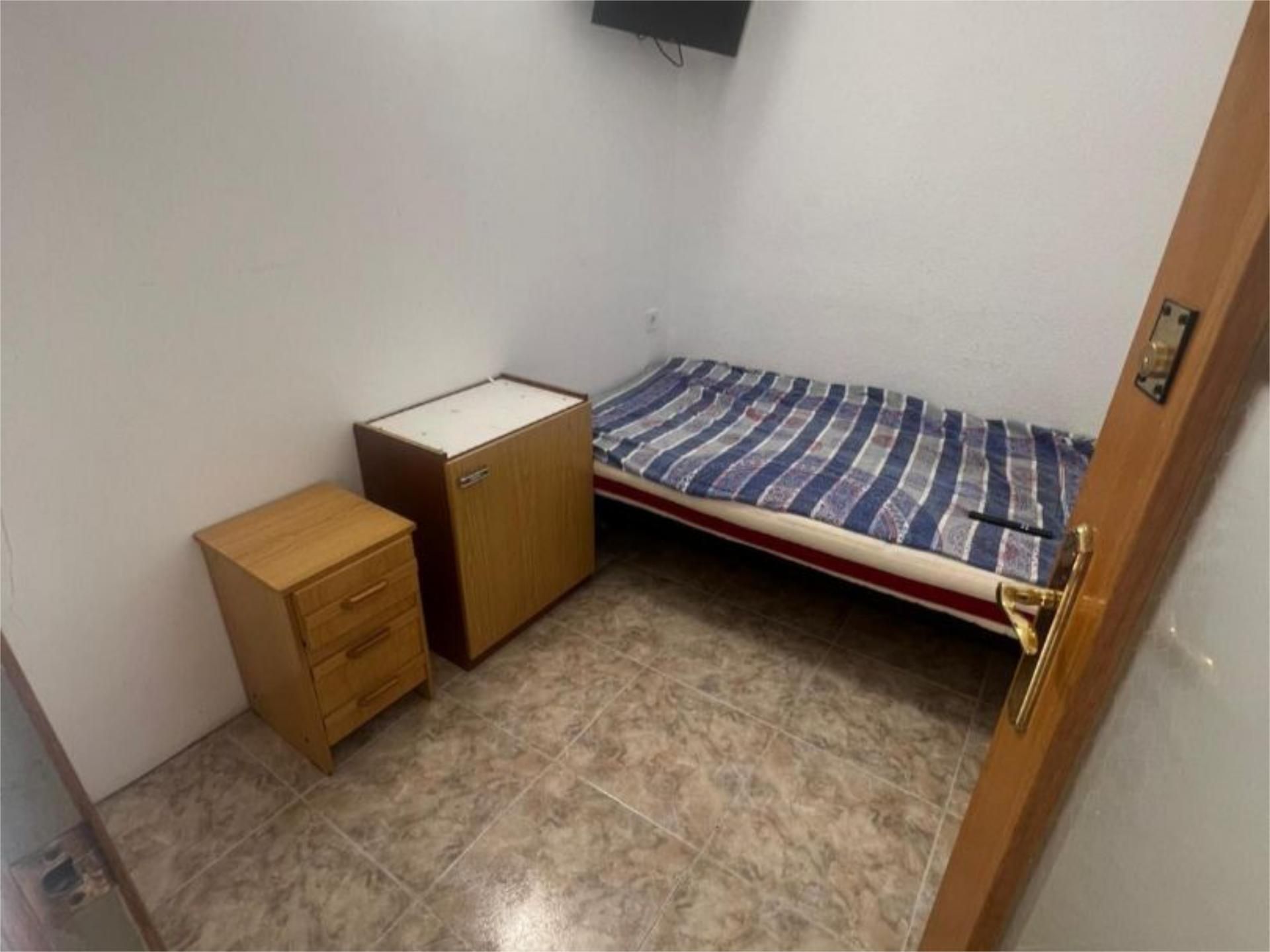 Bedroom of Flat for sale in Cornellà de Llobregat  with Air Conditioner, Heating and Furnished