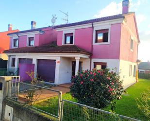 Exterior view of House or chalet for sale in Vilagarcía de Arousa  with Heating, Private garden and Parquet flooring