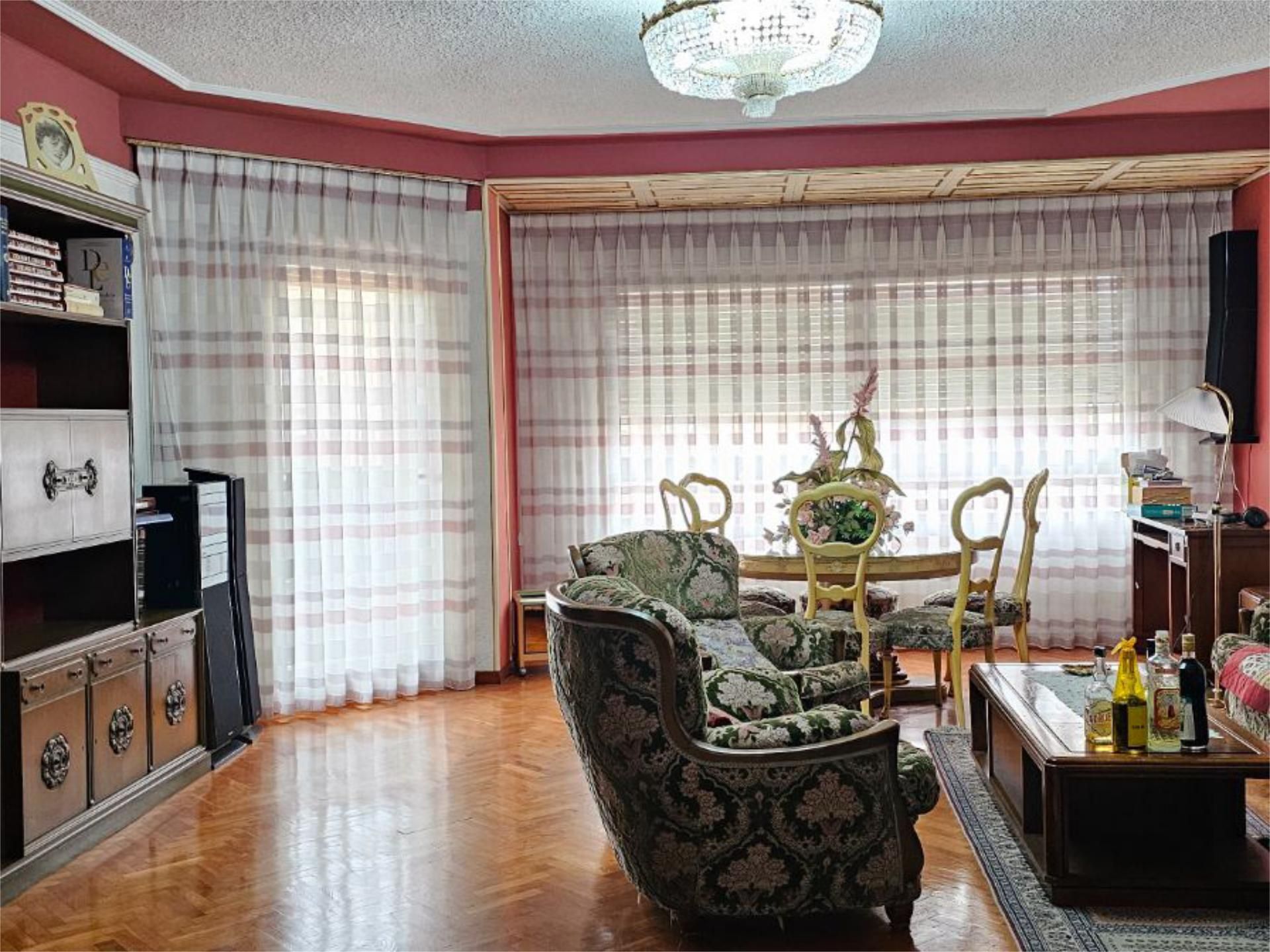 Sala d'estar de Pis en venda en  Zaragoza Capital amb Aire condicionat, Calefacció i Parquet