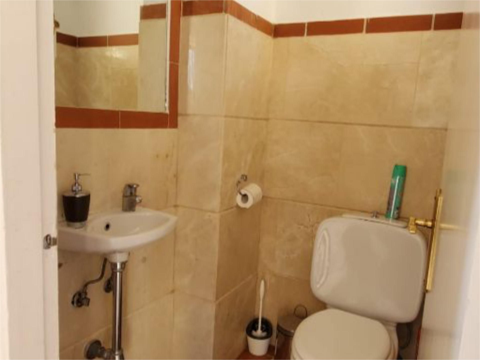 Bany de Dúplex de lloguer en Estepona amb Aire condicionat, Calefacció i Jardí privat