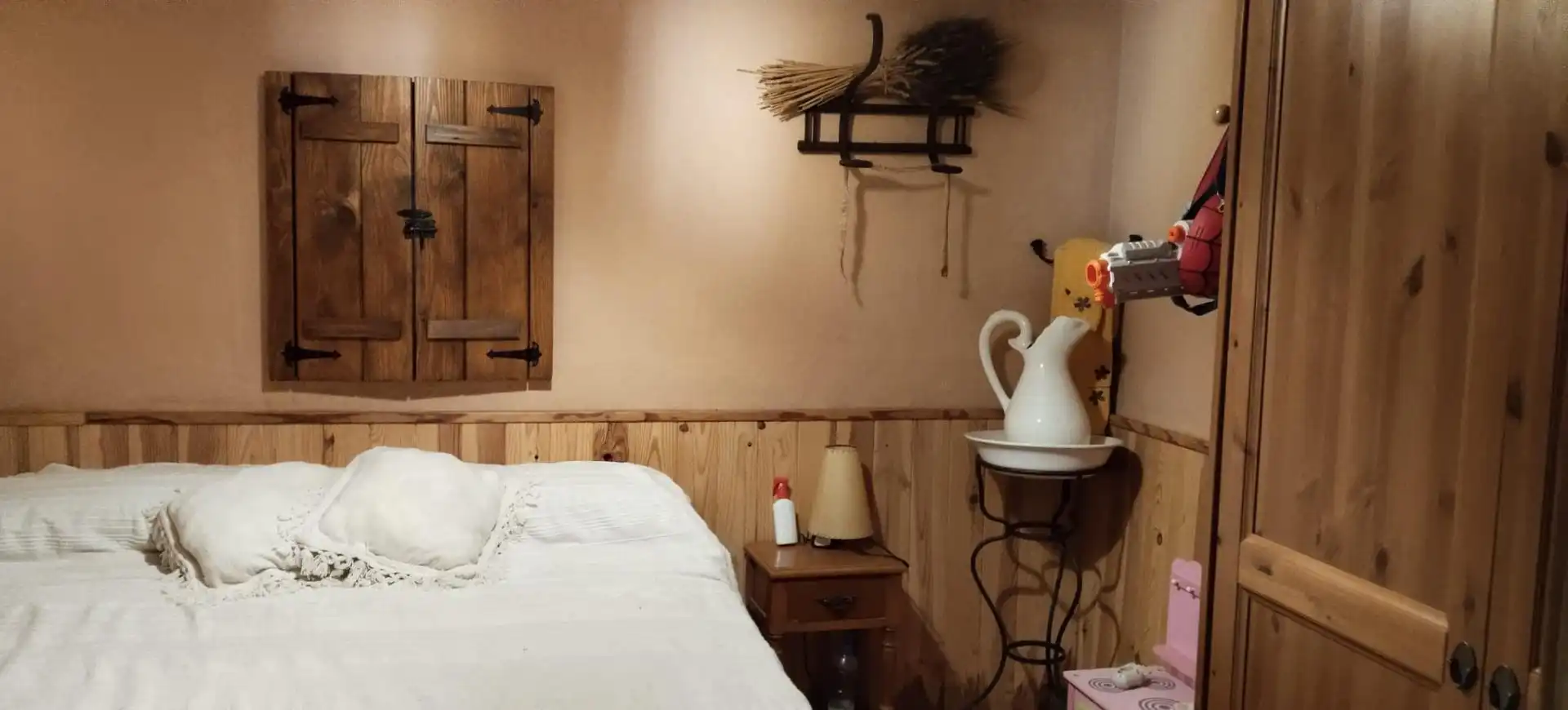 Casa o chalet en venta en Calleja San Pedro, 17, La Codosera Habitación de Casa o chalet en venta en La Codosera con Aire acondicionado, Calefacción y Jardín privado