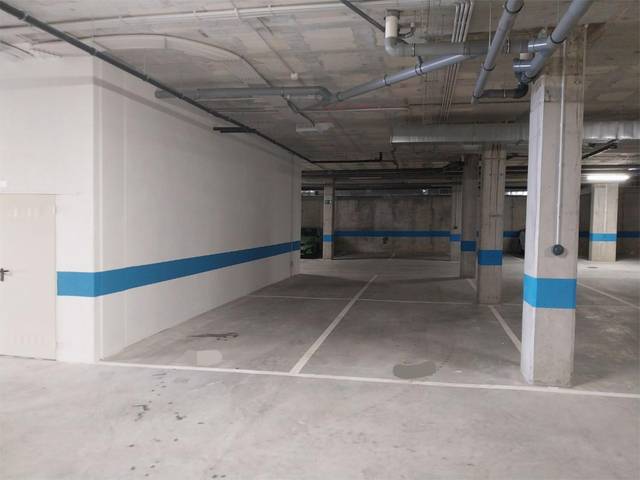 Garaje en Venta en Calle de las Trece Rosas, 40 en Casines