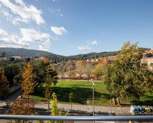 Vista exterior de Pis en venda en Sant Boi de Llobregat amb Aire condicionat i Terrassa