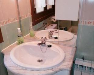 Bathroom of Flat to rent in  Toledo Capital  with Heating and Furnished