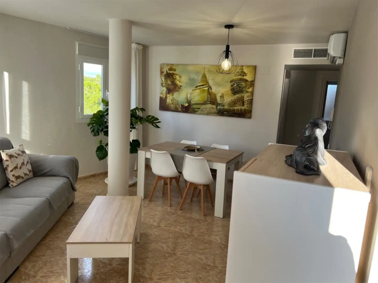 Einfamilien-Reihenhaus zum Verkauf in Carrer Pau Casals, 28, L'Ampolla Esszimmer von Einfamilien-Reihenhaus zum Verkauf in L'Ampolla mit Klimaanlage, Heizung und Terrasse