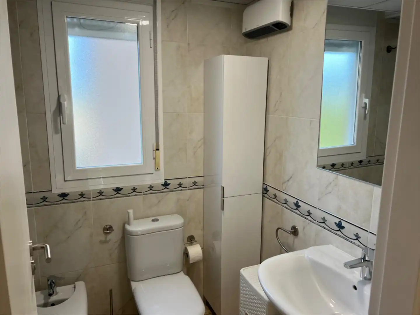 Einfamilien-Reihenhaus zum Verkauf in Carrer Pau Casals, 28, L'Ampolla Badezimmer von Einfamilien-Reihenhaus zum Verkauf in L'Ampolla mit Klimaanlage, Heizung und Terrasse