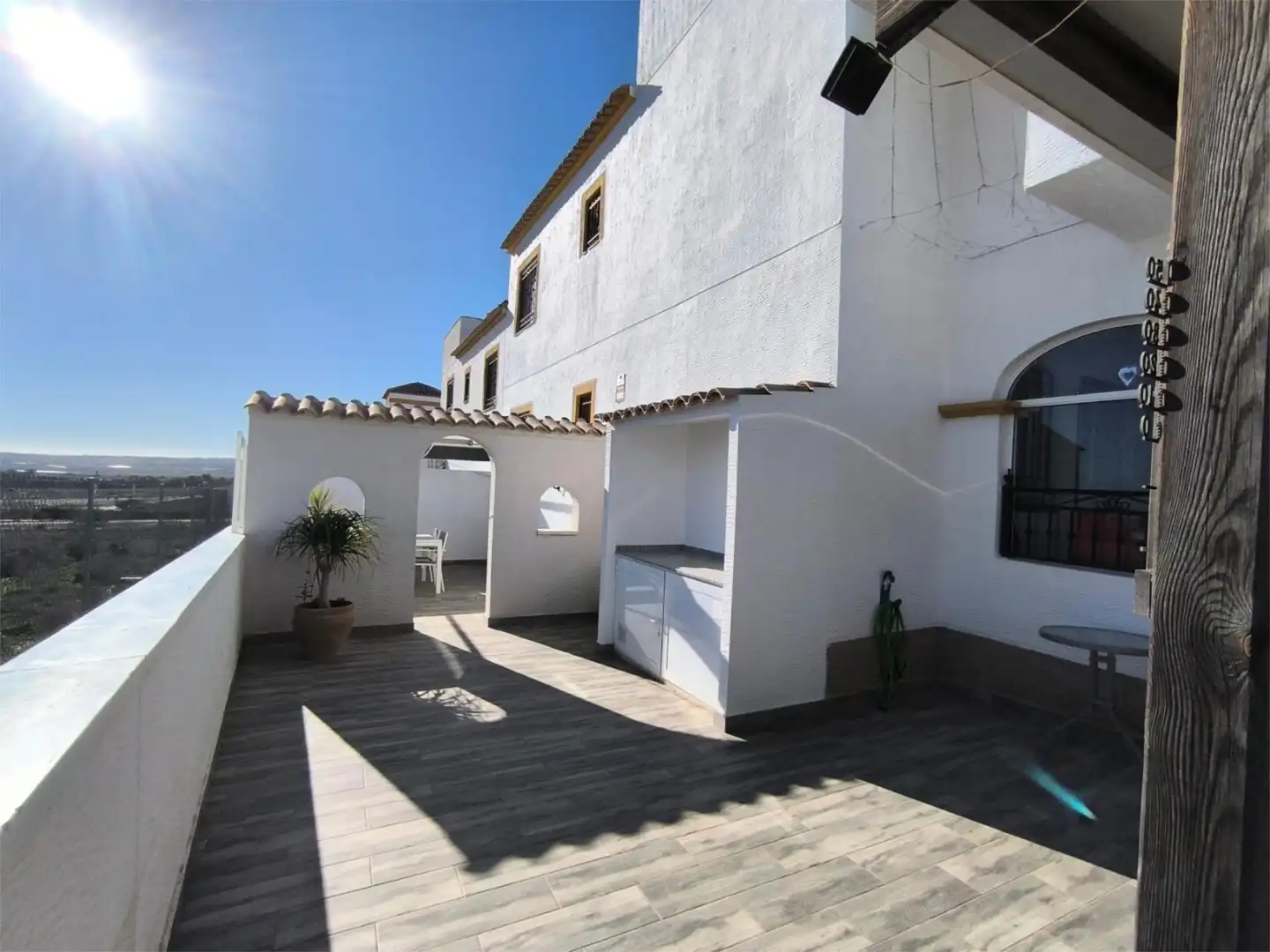 Vista exterior de Pis en venda en Orihuela amb Aire condicionat, Calefacció i Jardí privat