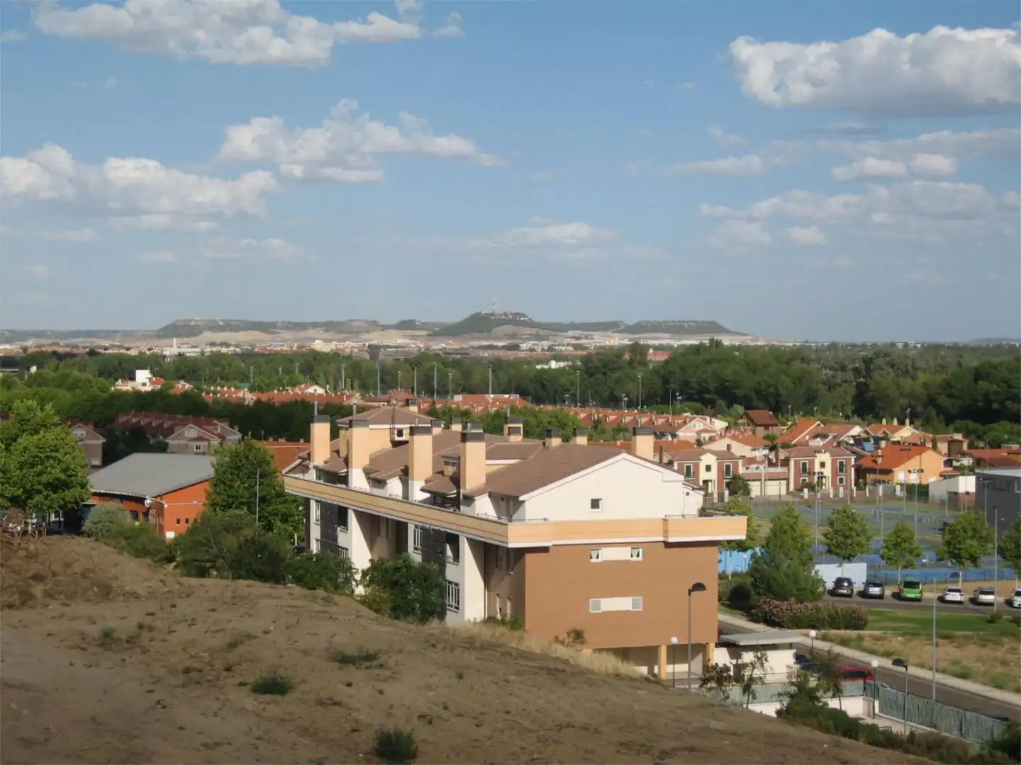 Habitación en Calle Regato, 1, Arroyo Vista exterior de Piso para compartir en Arroyo de la Encomienda con Trastero, Piscina y Amueblado