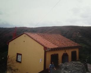 Vista exterior de Casa o xalet en venda en Bimenes