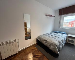 Bedroom of Flat to share in A Coruña Capital   with Heating, Parquet flooring and Storage room