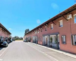 Vista exterior de Casa o xalet de lloguer en Villafranca de los Barros amb Calefacció, Terrassa i Moblat