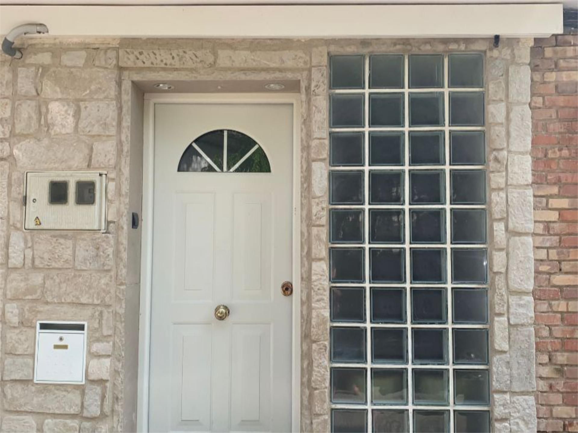 Exterior view of Single-family semi-detached for sale in Les Borges Blanques  with Air Conditioner and Terrace
