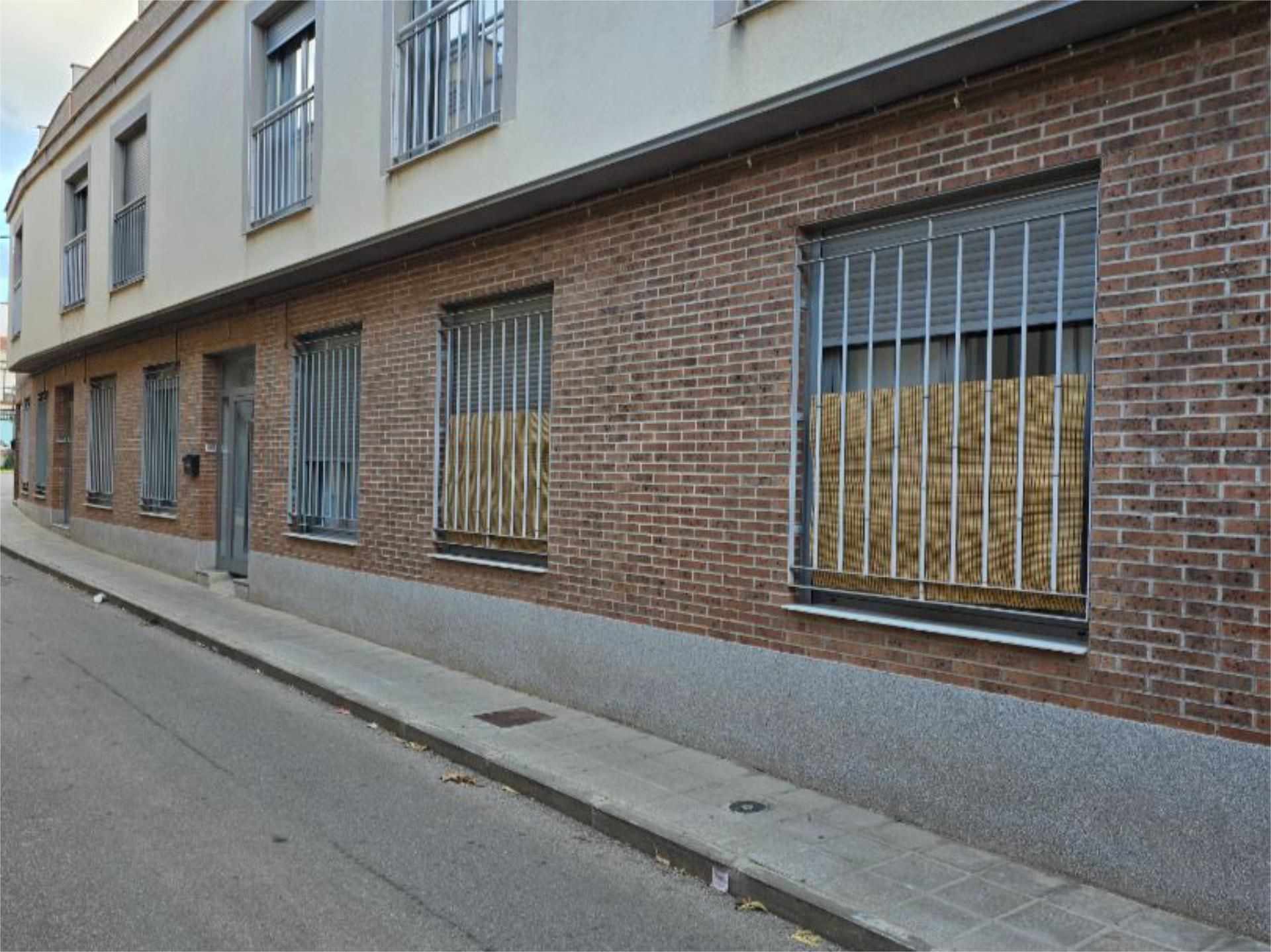 Vista exterior de Piso en venta en Marchamalo con Aire acondicionado, Calefacción y Parquet