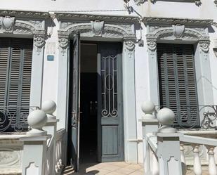 Vista exterior de Casa o xalet en venda en Sant Vicenç Dels Horts amb Terrassa i Balcó