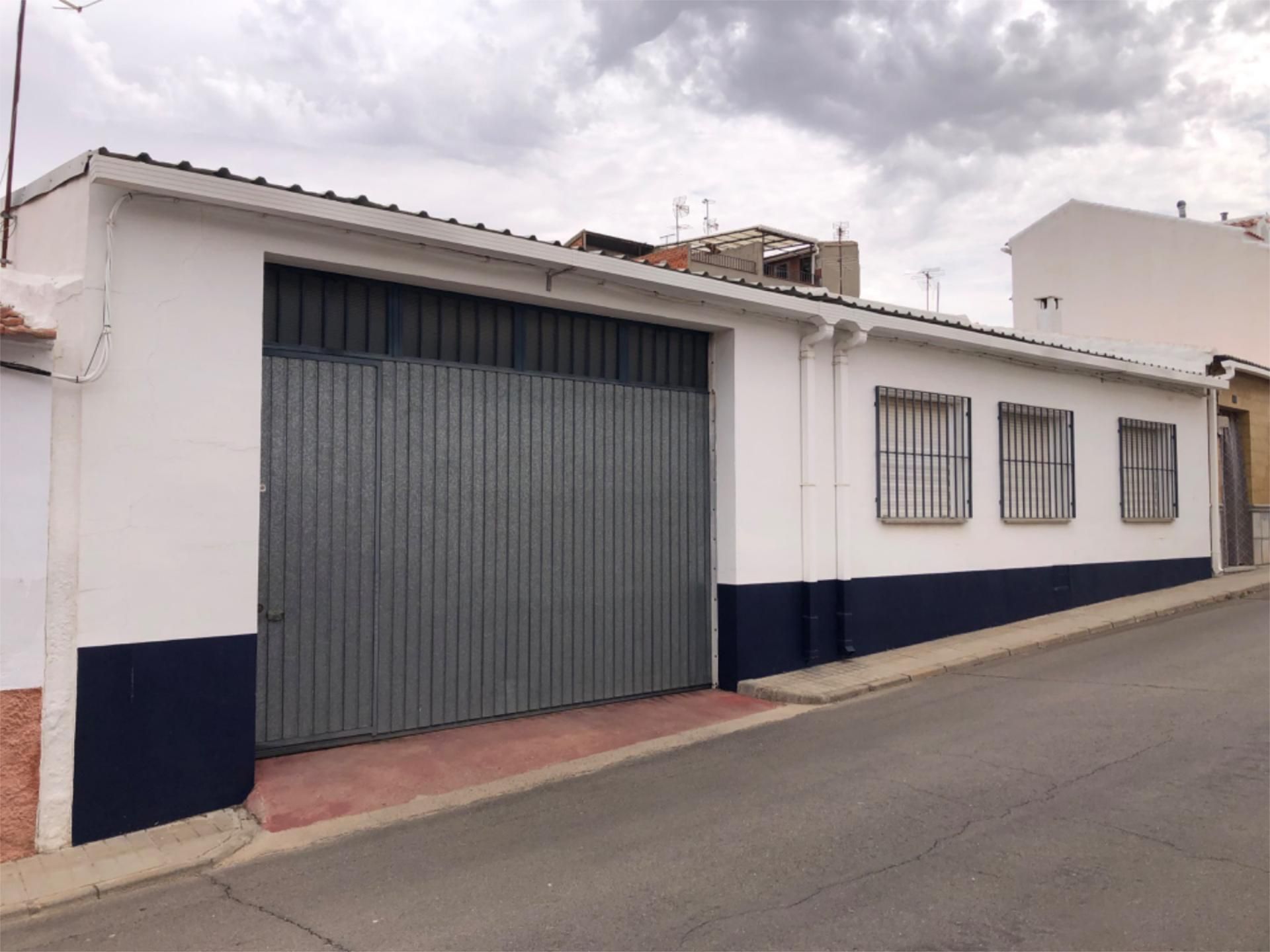 Vista exterior de Garatge en venda en Urda