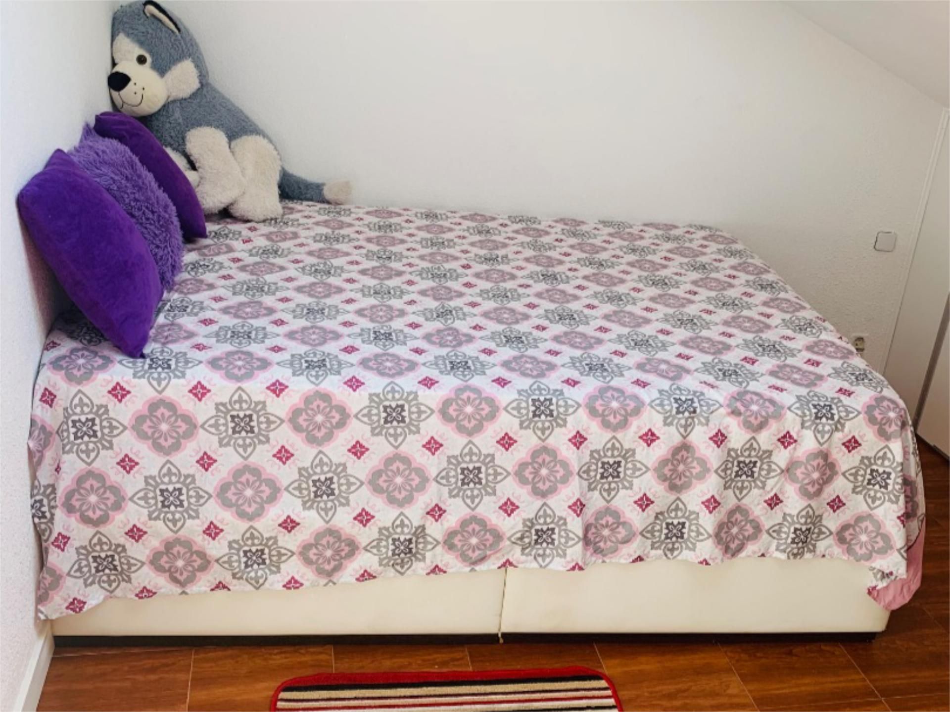 Bedroom of Attic to share in Galapagar