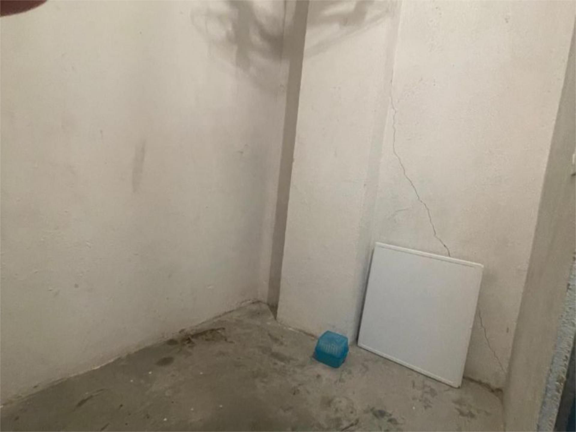 Box room to rent in  Madrid Capital