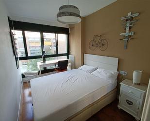 Bedroom of Flat to share in  Pamplona / Iruña  with Air Conditioner, Heating and Parquet flooring