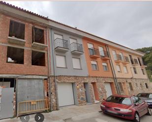 Vista exterior de Casa adosada en venda en Azuébar amb Terrassa