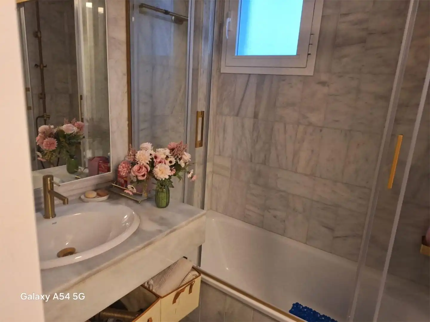 Pis de lloguer a Urbanización Los Naranjos de Marbella, 399, La Dama de Noche - La Alzambra Bany de Pis de lloguer en Marbella amb Aire condicionat, Terrassa i Piscina