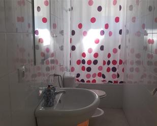 Bathroom of Duplex to rent in  Sevilla Capital  with Air Conditioner, Furnished and Oven