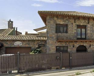 Vista exterior de Casa o xalet en venda en Alfajarín amb Aire condicionat, Terrassa i Balcó